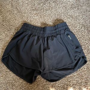Lululemon tracker shorts